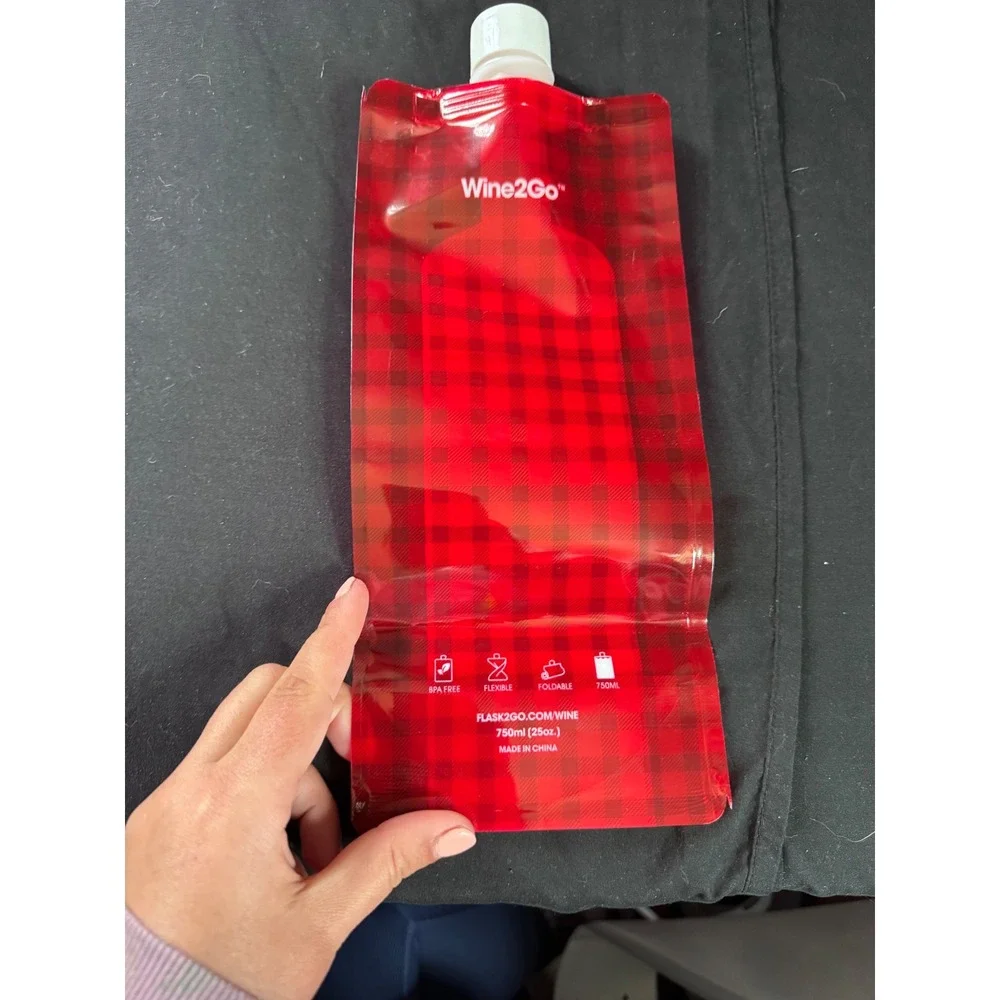 Wine2Go Foldable Wine Flask‎ Red Buffalo Plaid BPA Free 750ml Pouch